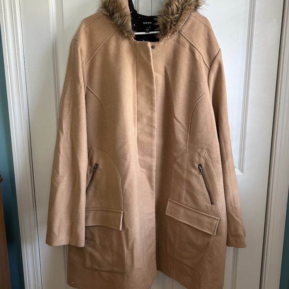Torrid - Tan Zip Up Peacoat w/ Detachable Fur on Hood - Size 5